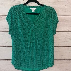 Liz Claiborne Green Flutter Sleeve Top Relaxed Fit Summer Office Church School